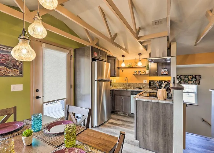 Hot Tub & View: Wine Country Retreat In Dom wakacyjny Cornville