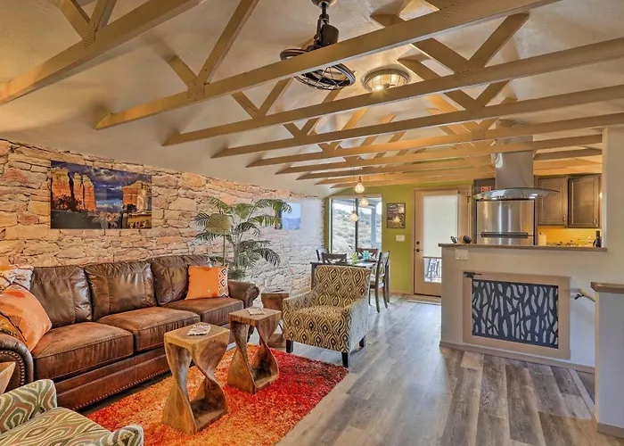 Hot Tub & View: Wine Country Retreat In Cornville