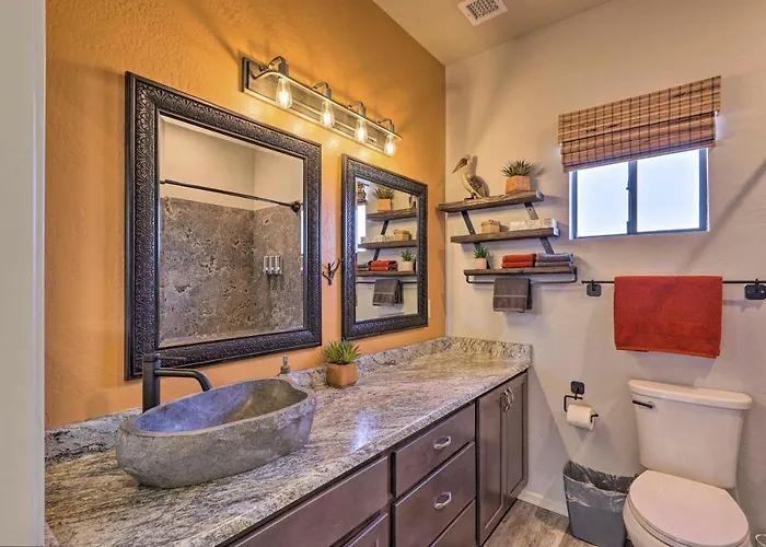 Dom wakacyjny Hot Tub & View: Wine Country Retreat In Cornville