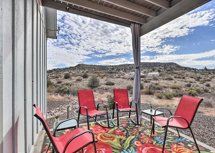 Hot Tub & View: Wine Country Retreat In Cornville